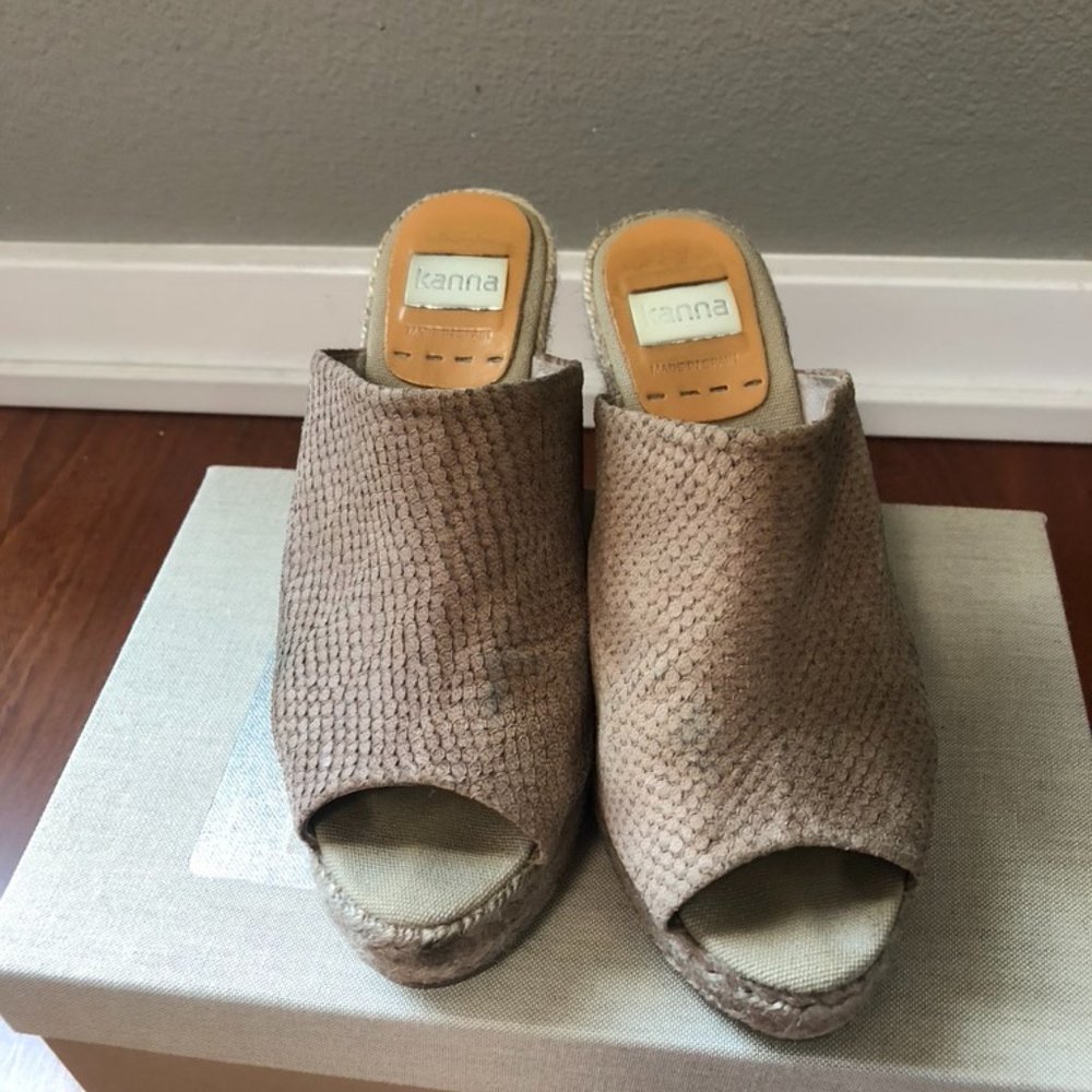 Kanna Wedges